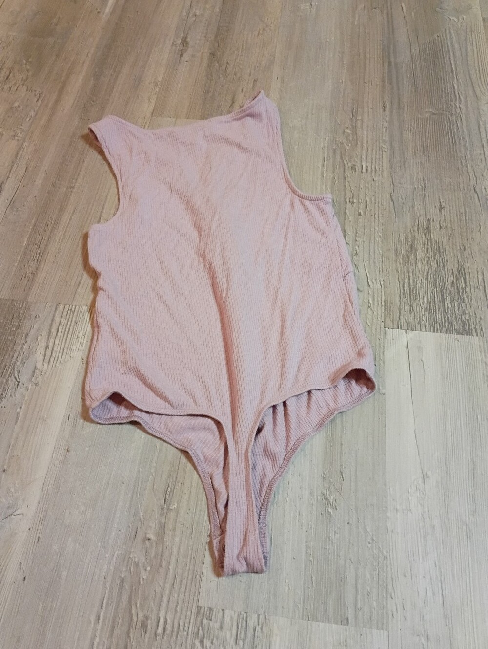 5 for $25! Express Light Pink Ribbed Twist Front Bodysuit - Picture 3 of 4
